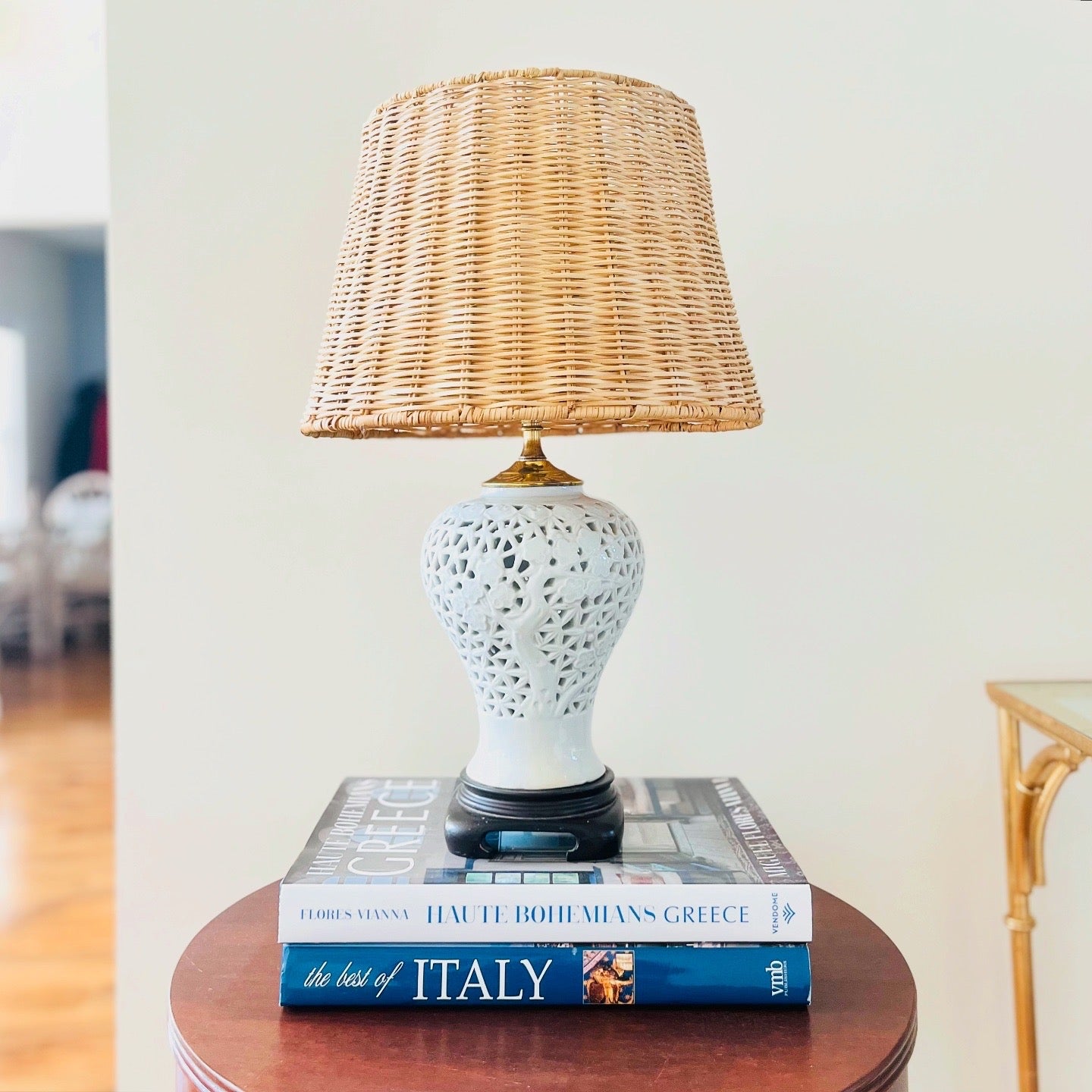Blanc de chine porcelain table lamp