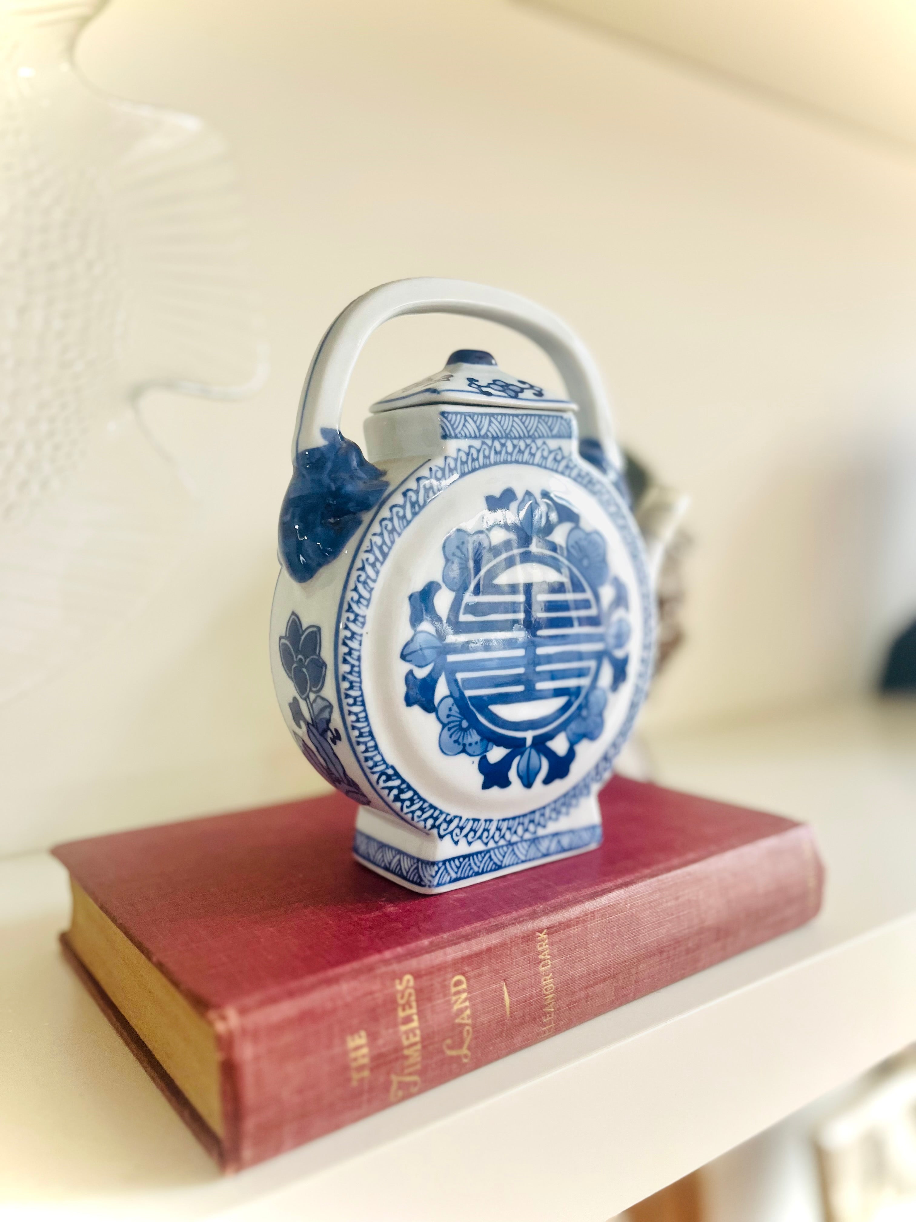 Blue & white moon flask teapot