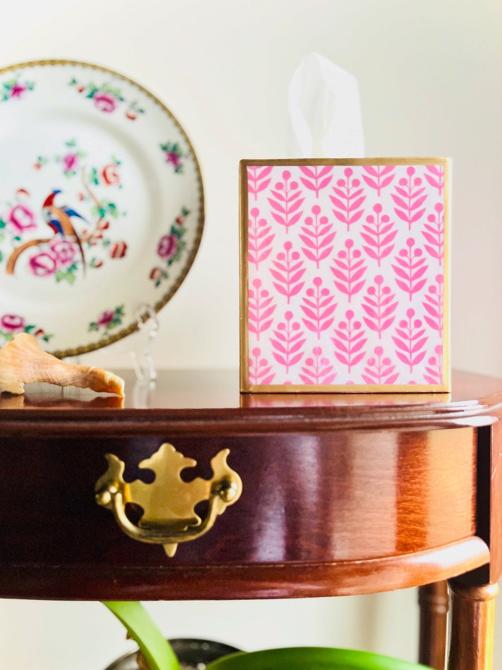 Pink & white tissue box cover