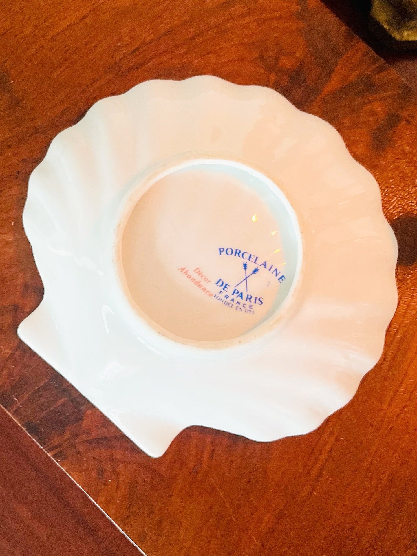 Porcelain Paris shell dish
